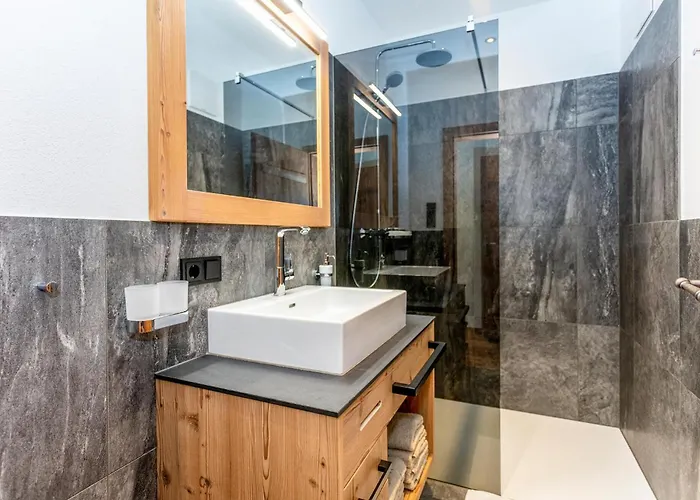 Whirlpool Und Sauna *